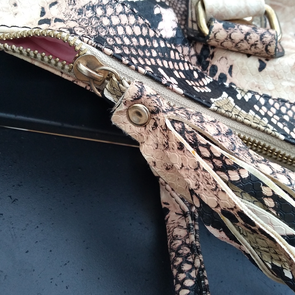 Rampage Faux Snakeskin Patterned Purse, Clean Pink Interior, Tassel Zipp… - Picture 10 of 13